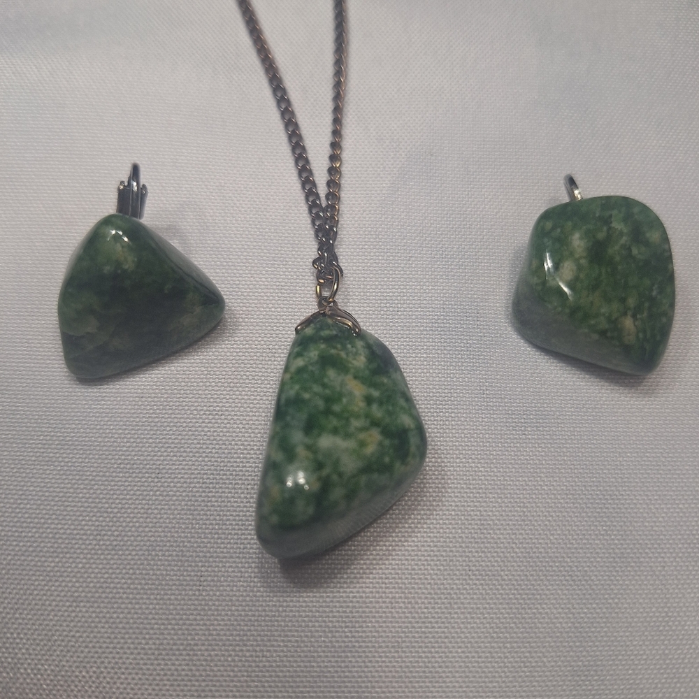 Stone Necklace & Clip Earring Set Vintage Green Polished Gemstone Tree Agate?
